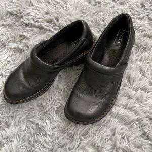 Size 6 boc clogs